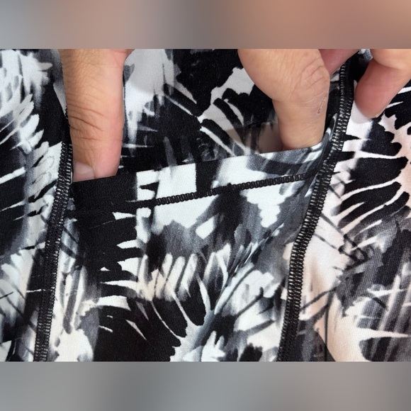 🩳 Calvin Klein Performance High-Waist Yoga/Running Shorts 🏃‍♀️ - Picture 7 of 11